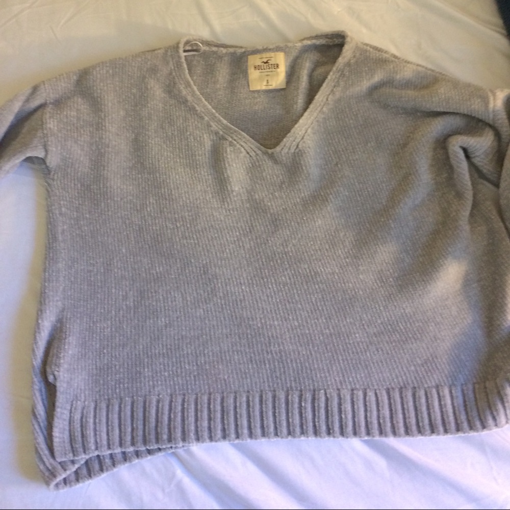 **grey sweater**